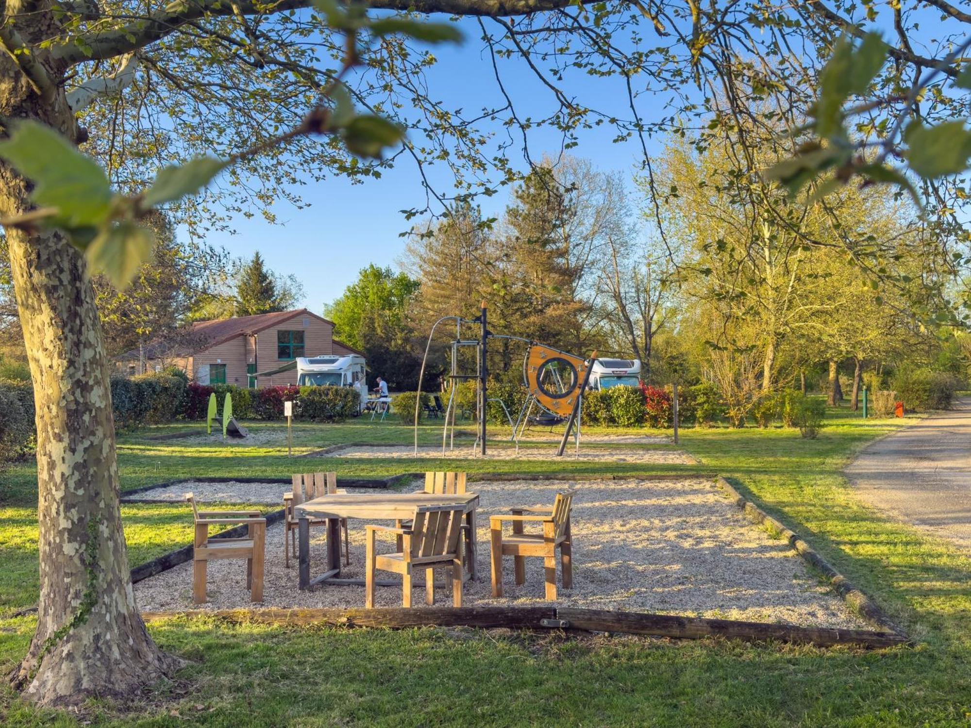 Onlycamp Camping Le Champ D'Ete Reyssouze Exterior foto